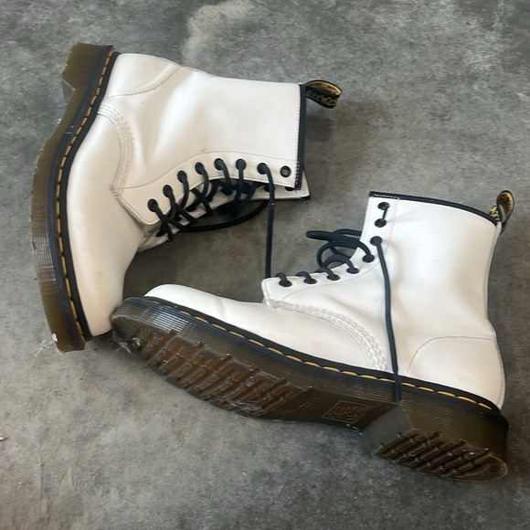 Women’s Doc Martens Size 6 - Picture 4 of 8